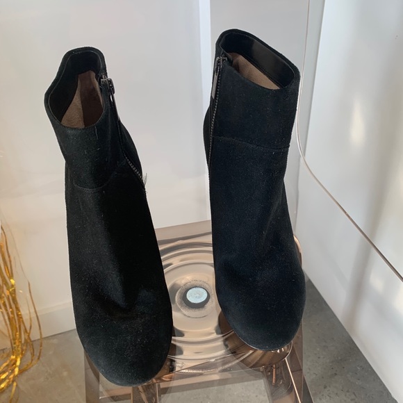 BLACK FAUX SUEDE BOOTIES - Picture 2 of 4